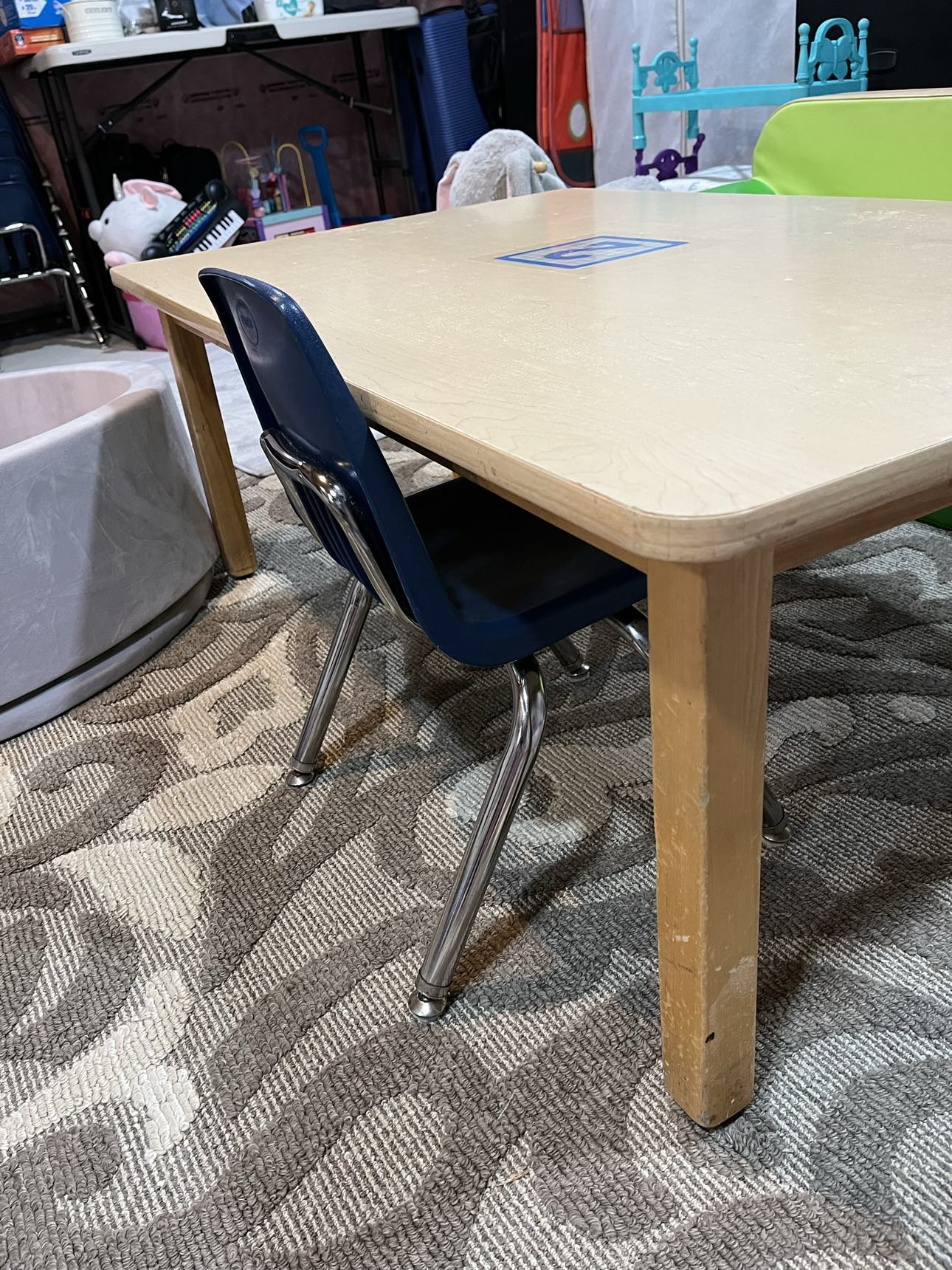 Kids table plus six chairs - photo 5