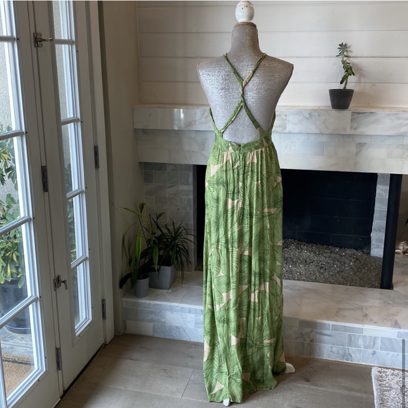 Urban Outfitters Kimchi Blue Deveraux Cutout Twist Maxi Dress image indicator(5)