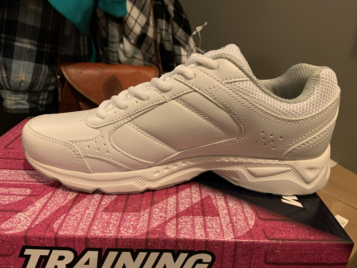 BNIB Fila woman’s memory form sneaker image indicator(3)