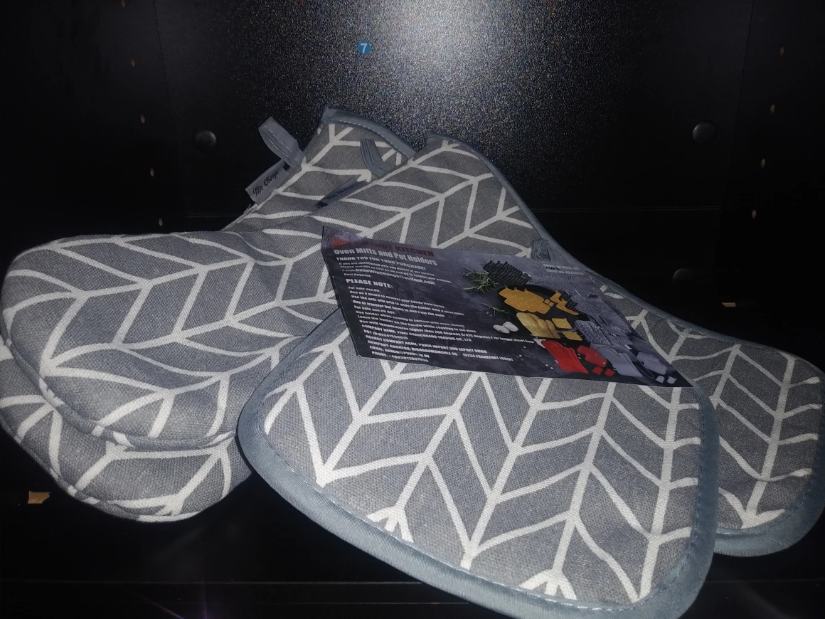 🏈 NEW!   Oven Mitts & Pot Holder image indicator(9)