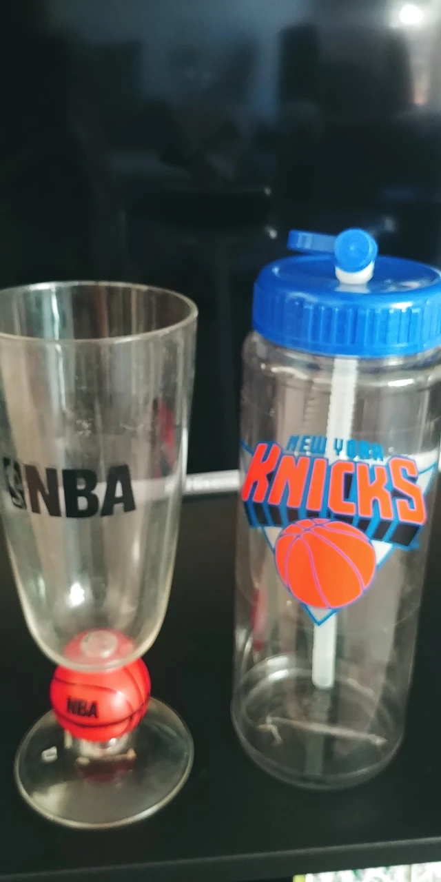 NBA /NY KNICKS Collectibles image indicator(3)