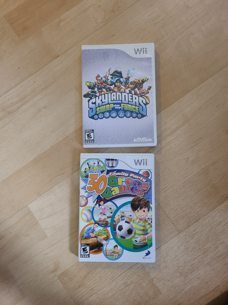 SKYLANDERS & 30 GREAT GAMES WII games in cases image indicator(3)