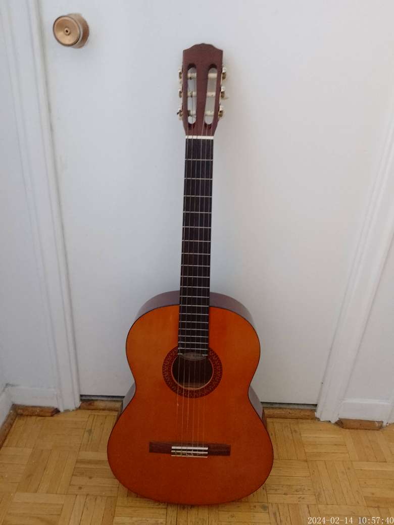Fender Guitar with Case and new strings thumbnail