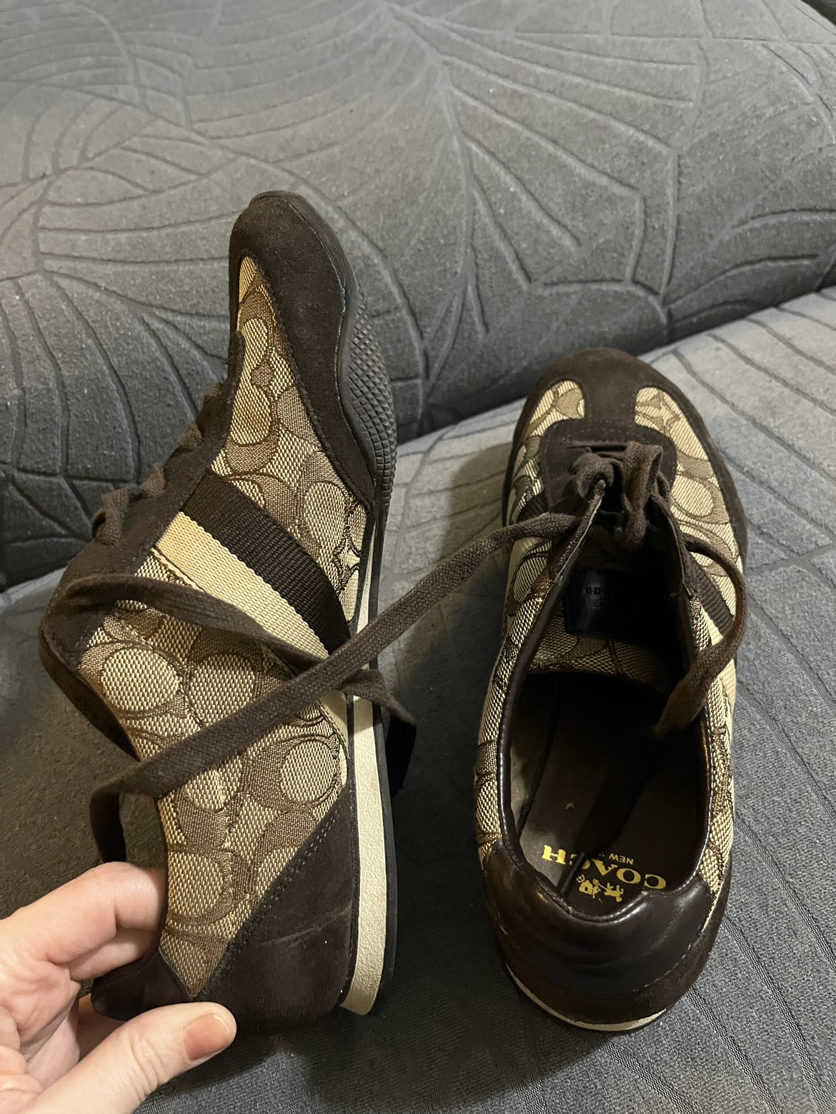 Size 38.5 Coach shoes image indicator(3)