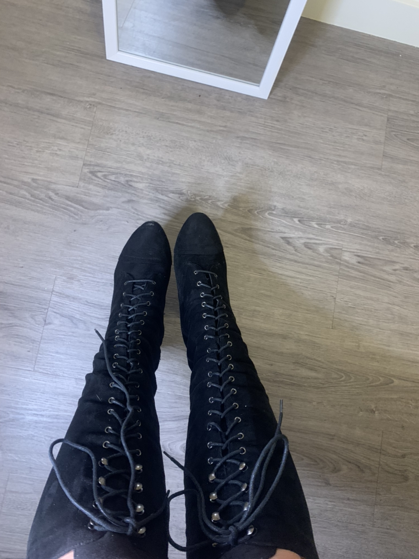 Knee high black suede  boots image indicator(2)