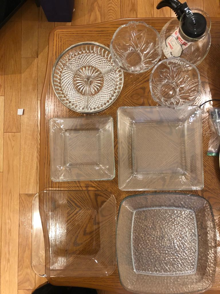 Plates, glassware, serving dishes, china plates and bowls image indicator(2)