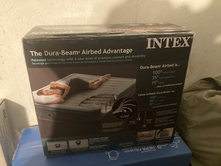 Intex Dura-Beam Deluxe air mattress - photo 4