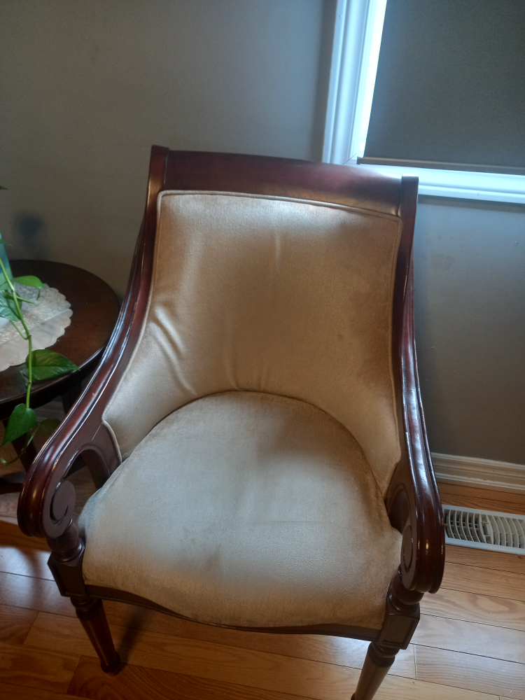 2 wooden cushion chairs with centre table - photo 3