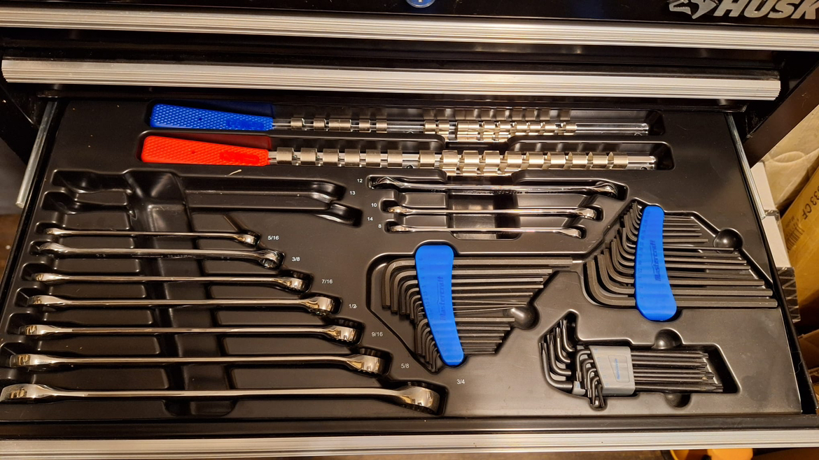 Husky Standard-Duty 26 inch W 6-Drawer Tool  Storage image indicator(8)