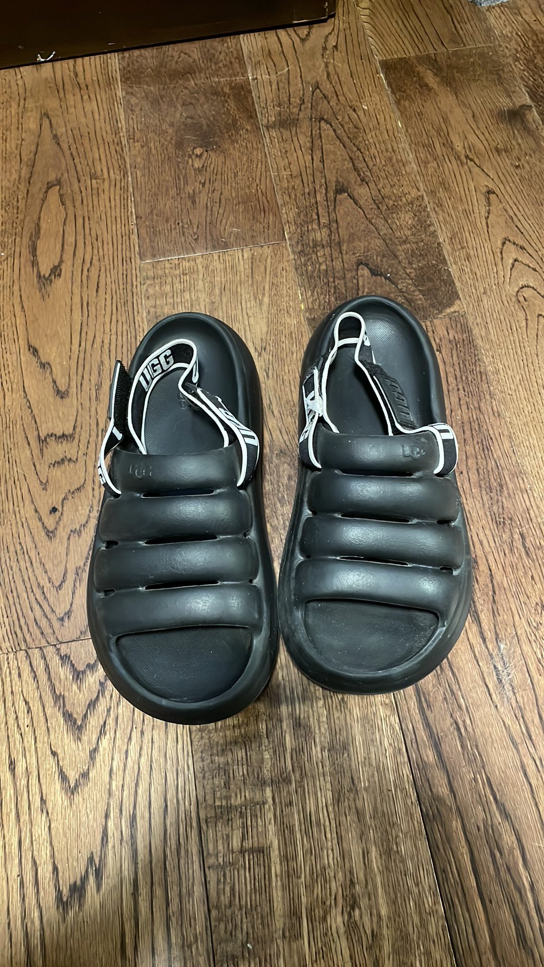 ugg sport yeah slides thumbnail