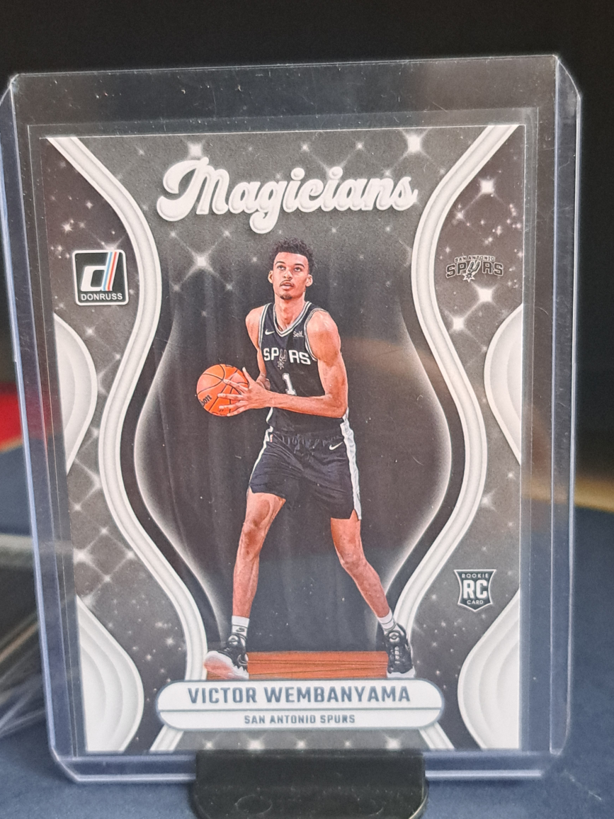 NBA Card- Victor Wembanyama #1 Rookie Magicians