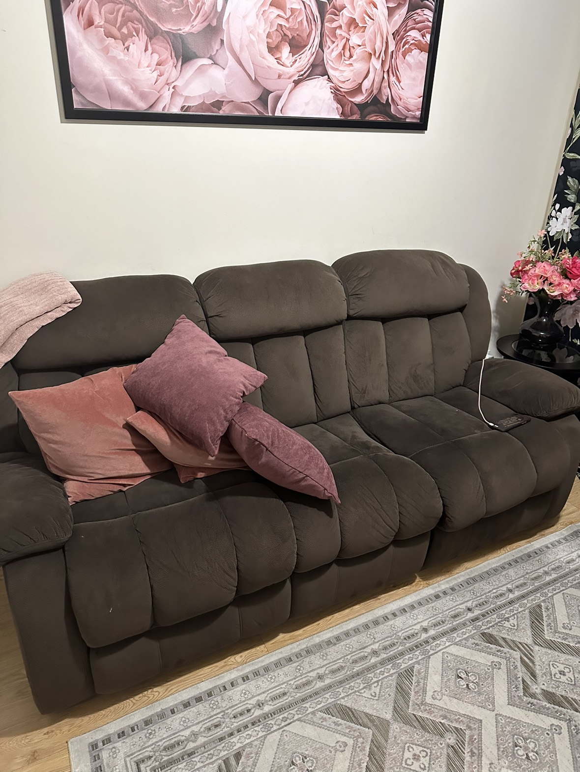Couch - photo 2