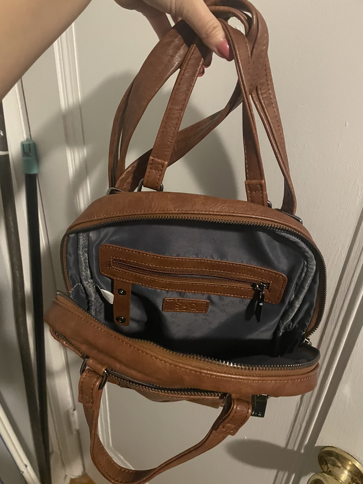 Women backpack image indicator(4)