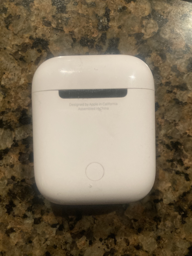 Apple AirPods thumbnail