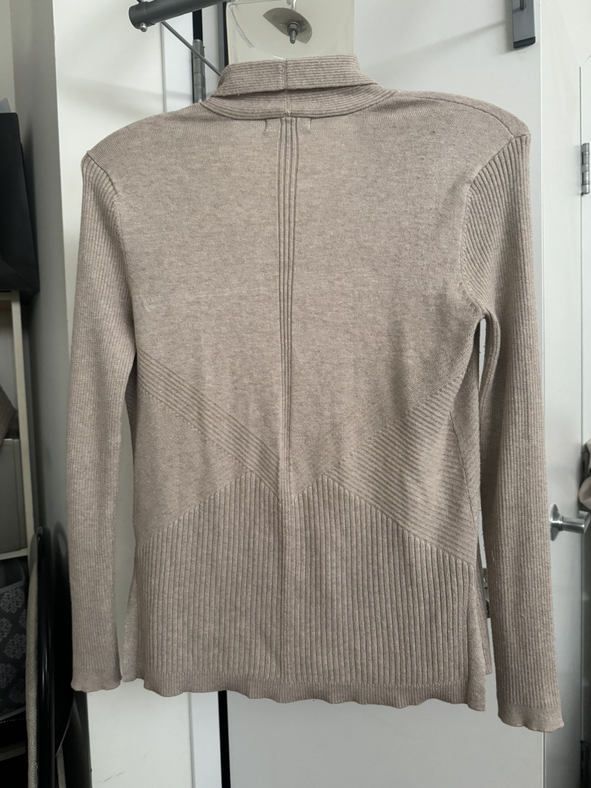 Women’s small cardigan image indicator(2)