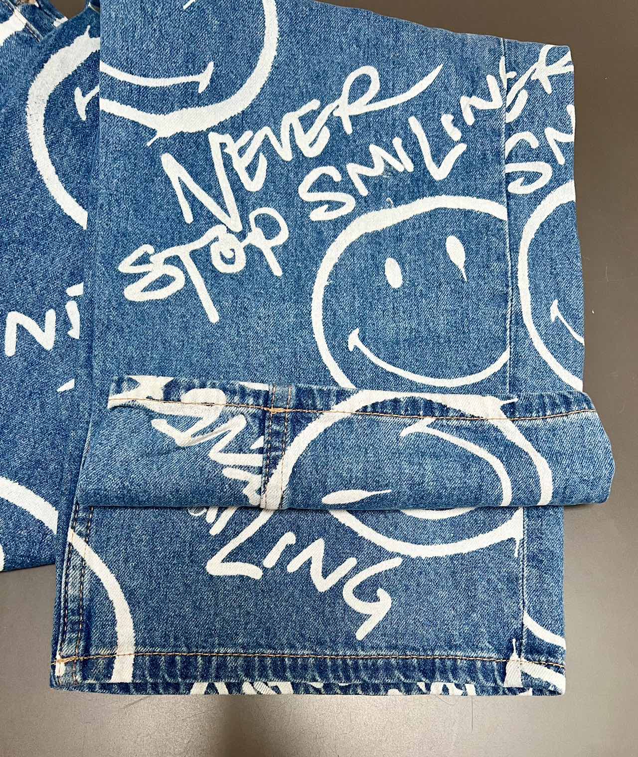 EUC H&M Smiley Jeans , Ladies Size 6 🥕 image indicator(9)