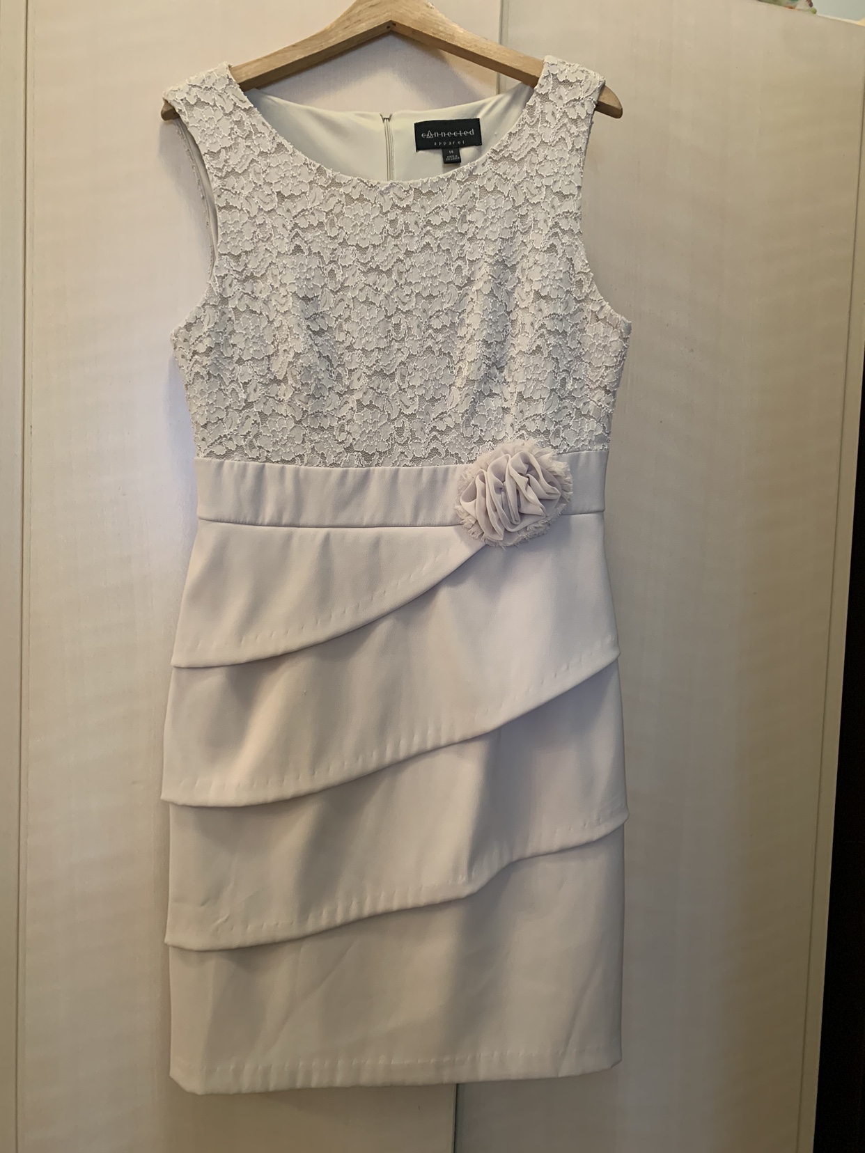 Beige dress size 14 thumbnail