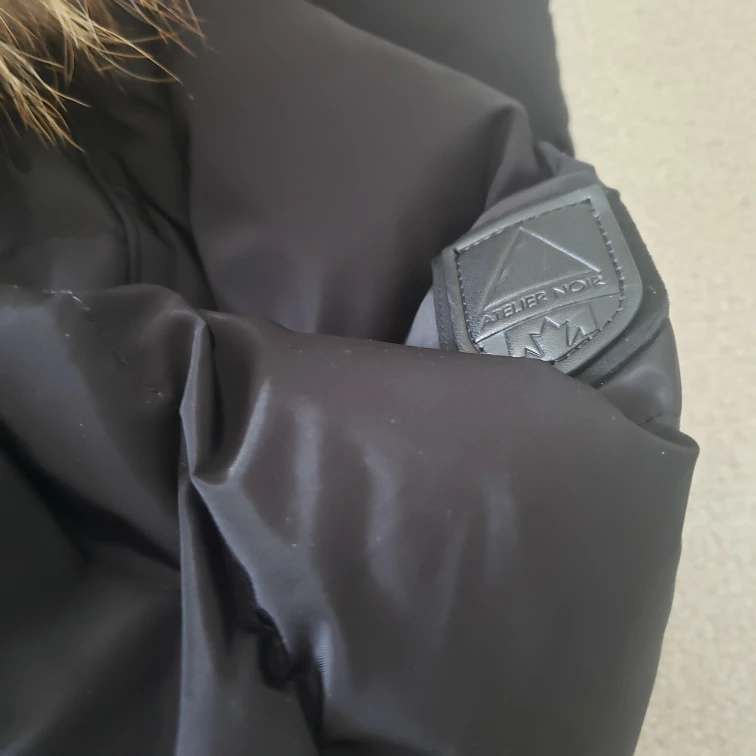 womans coat(made by Rudsak) image indicator(3)