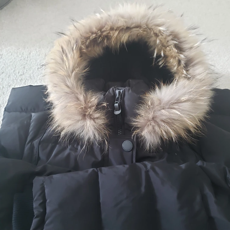 womans coat(made by Rudsak) image indicator(4)