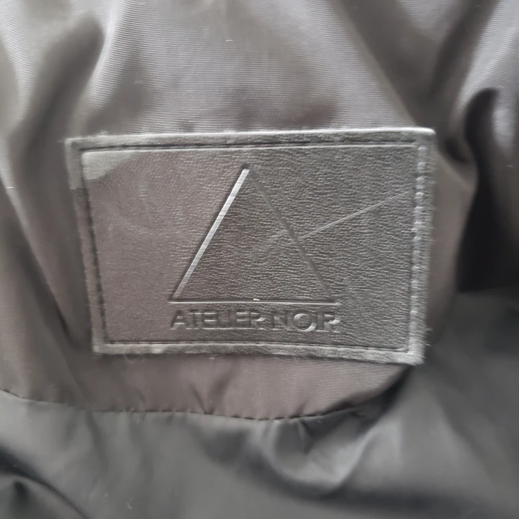 womans coat(made by Rudsak) image indicator(5)