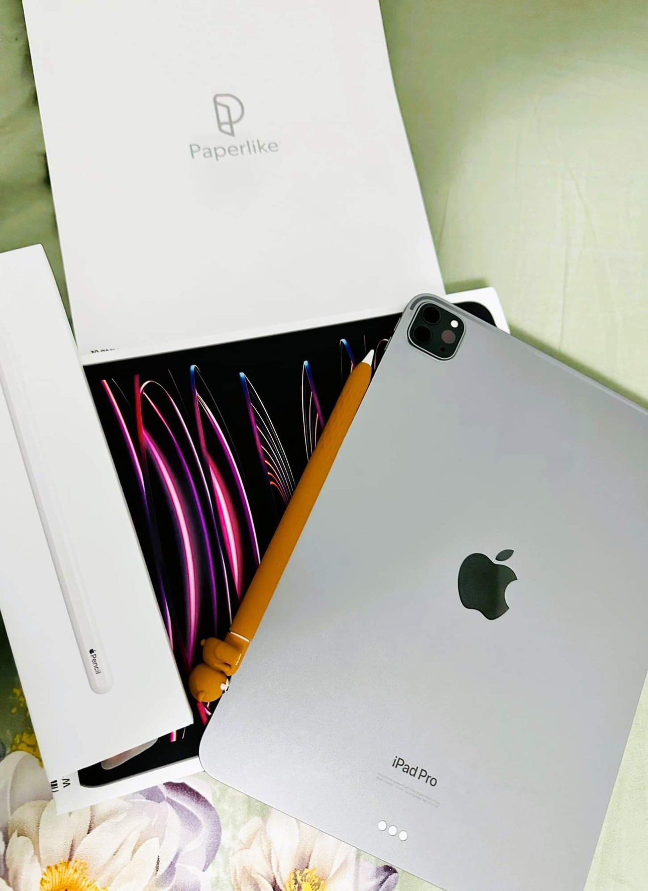Ipad Pro -128GB-Wifi-M2, With latest Apple Pencil.