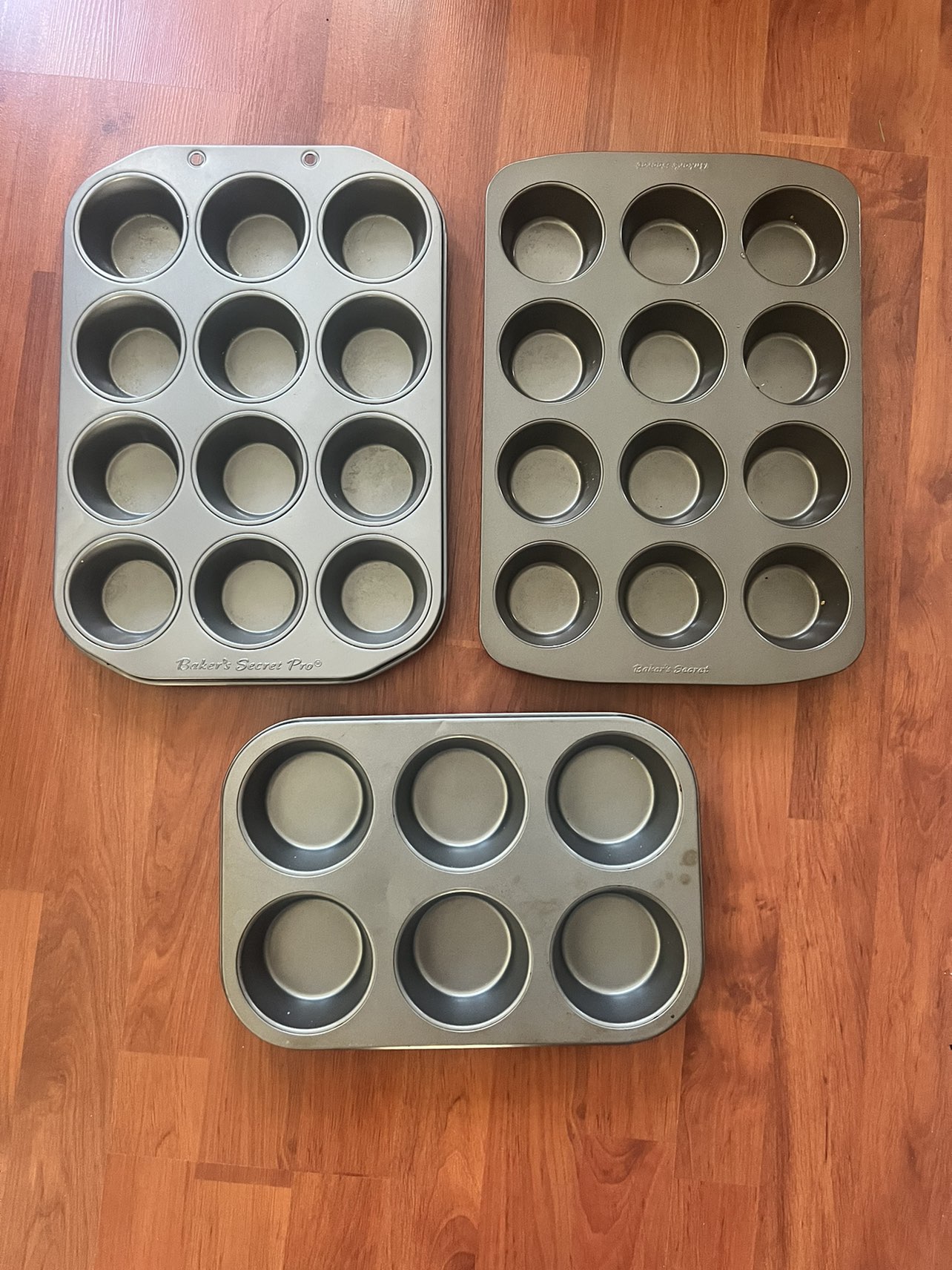 Selling three muffin trays 2x12 and 1x6 thumbnail
