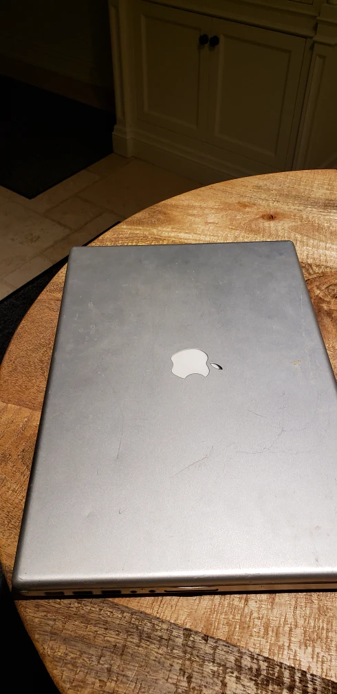 17" macbook pro laptop