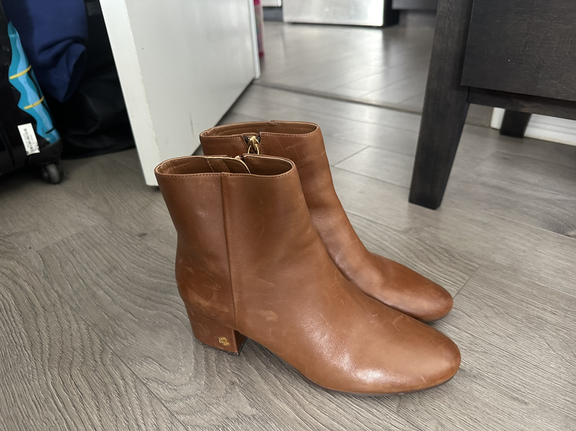 Ralph Lauren boots size 9 image indicator(2)