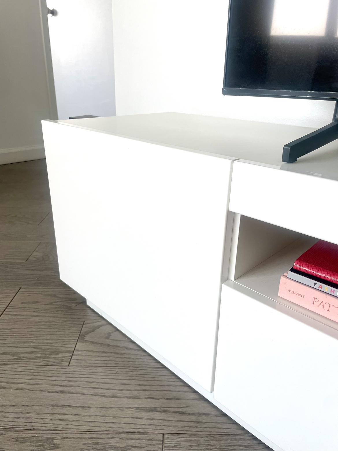White Modern TV Stand - photo 3