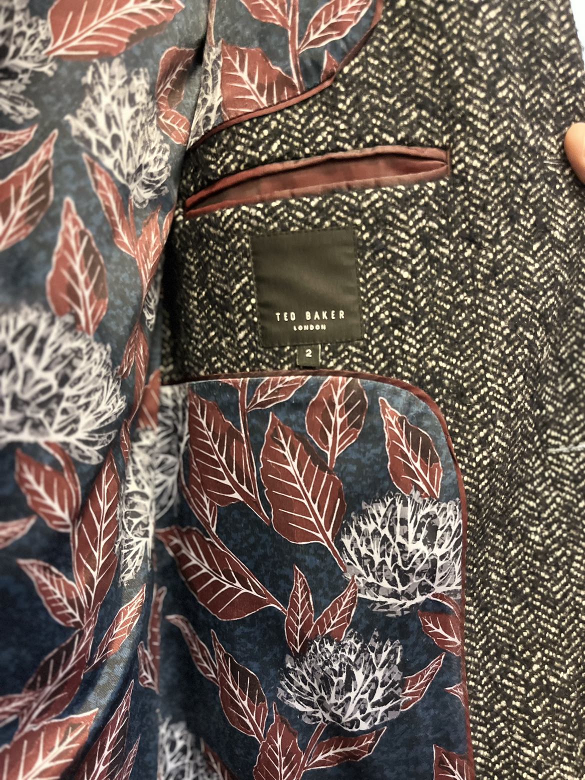 TED BAKER - Wool Coat excellent condition image indicator(2)