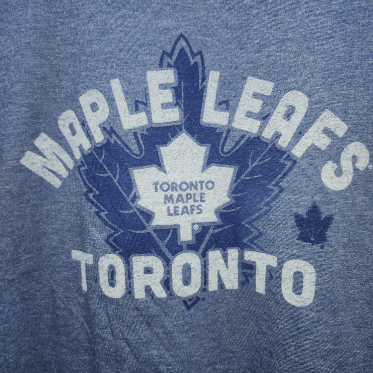 TORONTO #MAPLELEAFS T-shirt. #XL image indicator(2)