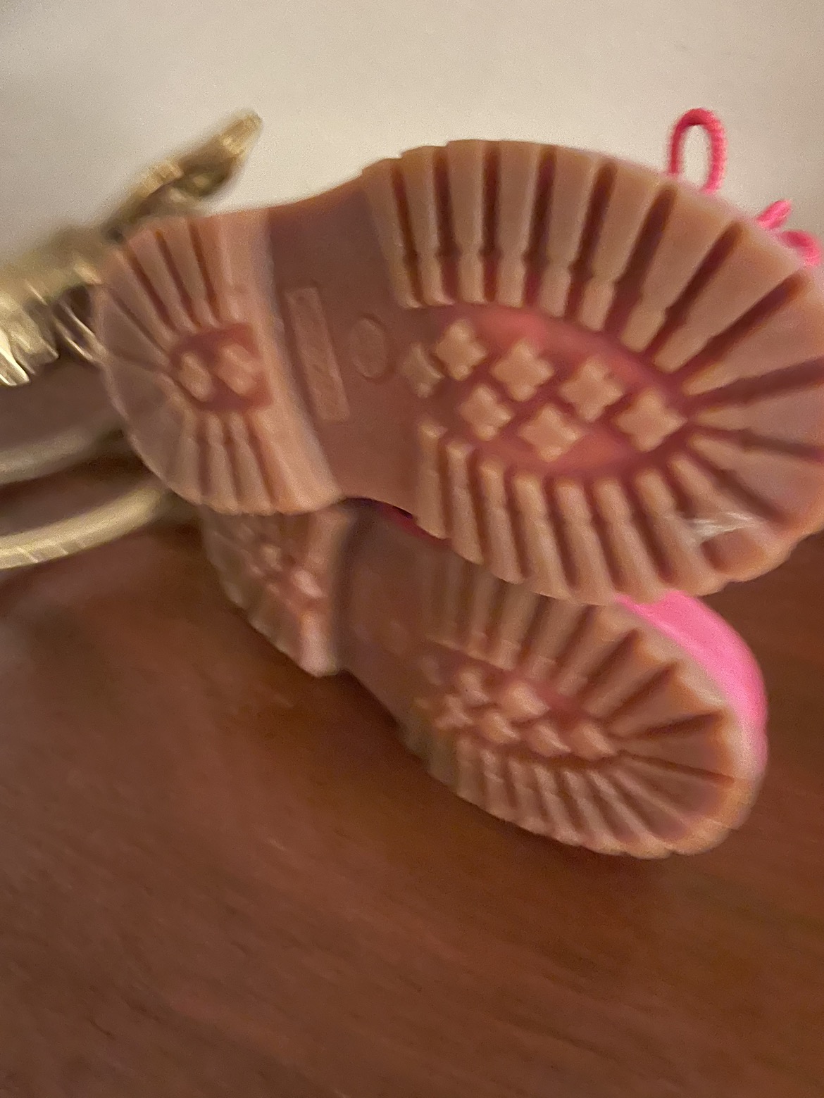 Child’s Timberland boots image indicator(2)