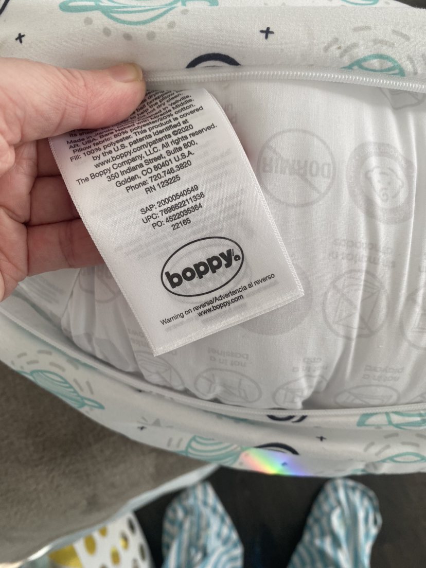 Boppy breastfeed pillow + 2 covers image indicator(2)