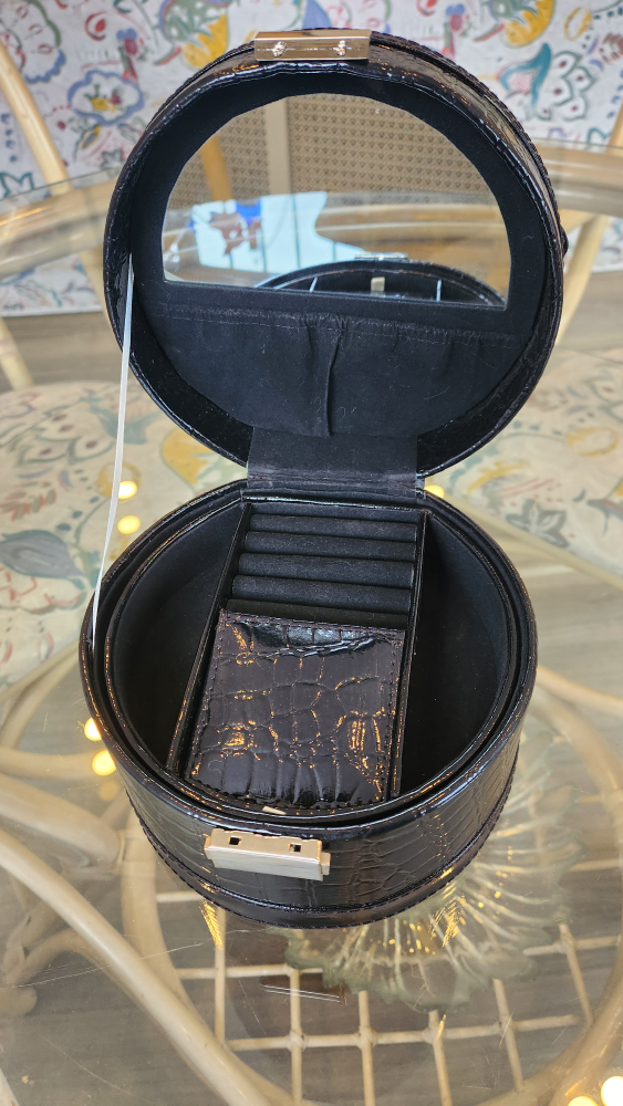 Jewellery or makeup leather case image indicator(4)