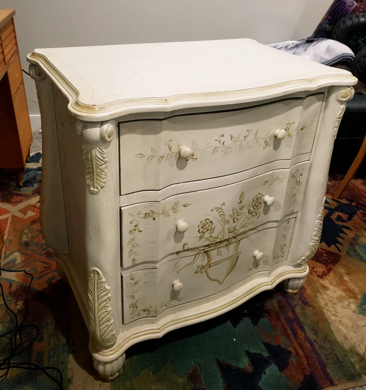 Beautiful ornate 3 drawer dresser - photo 3