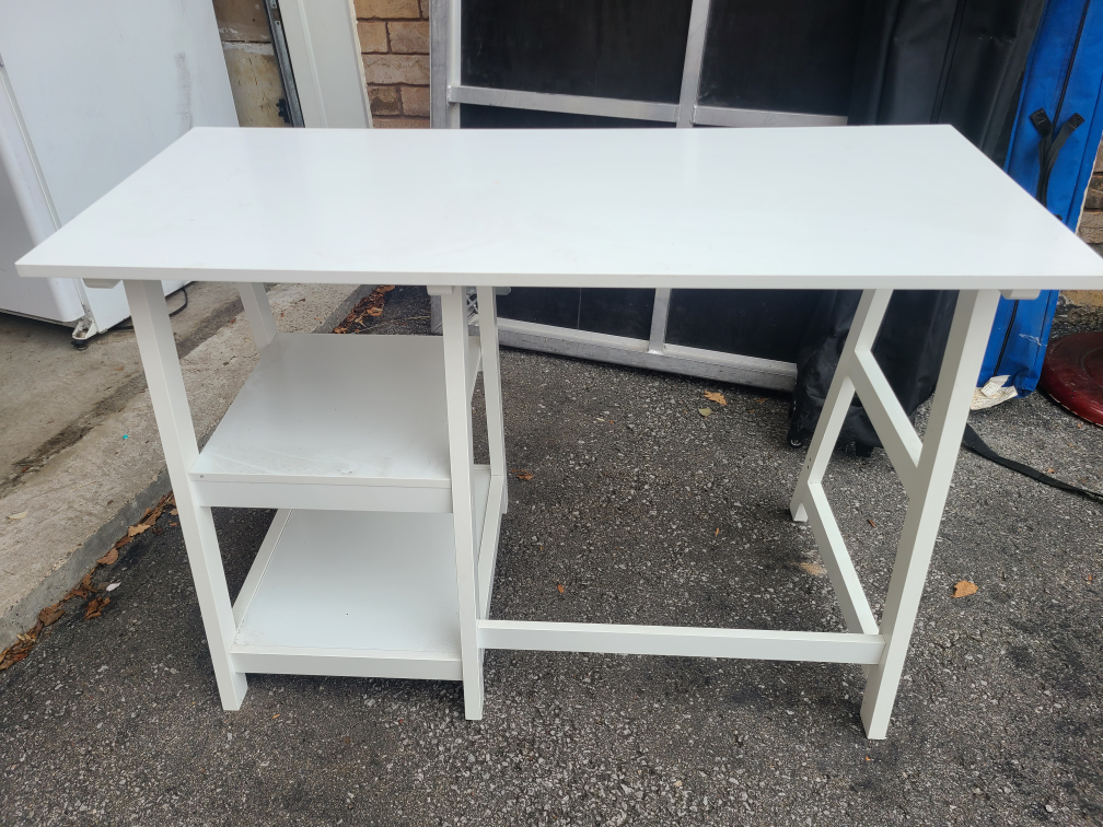 white desk - photo 2