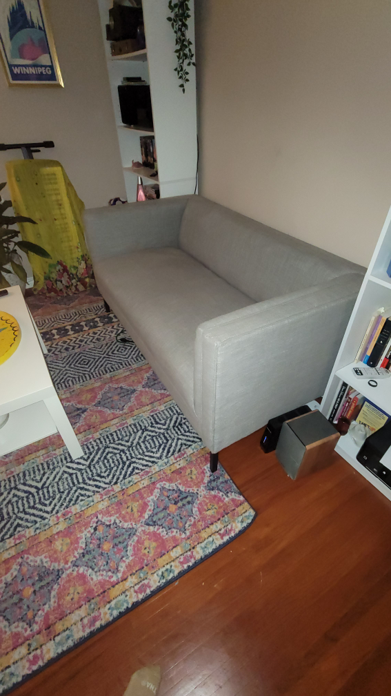 Couch - photo 2
