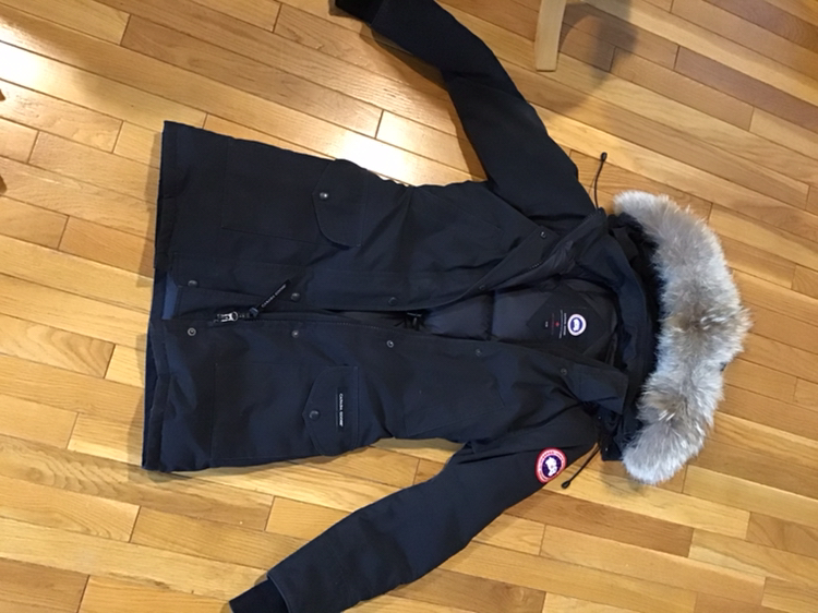 Canada goose for women thumbnail