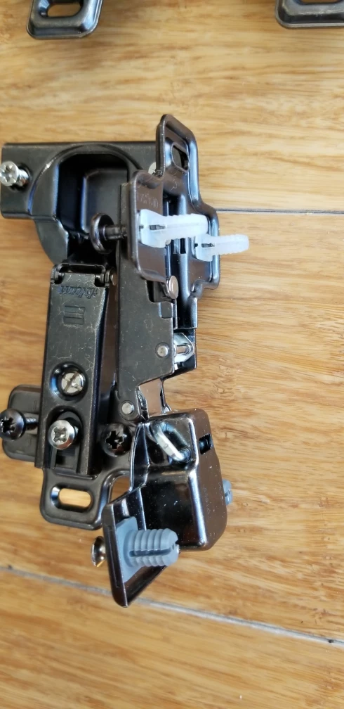 10 New Blum Onyx hinges image indicator(4)