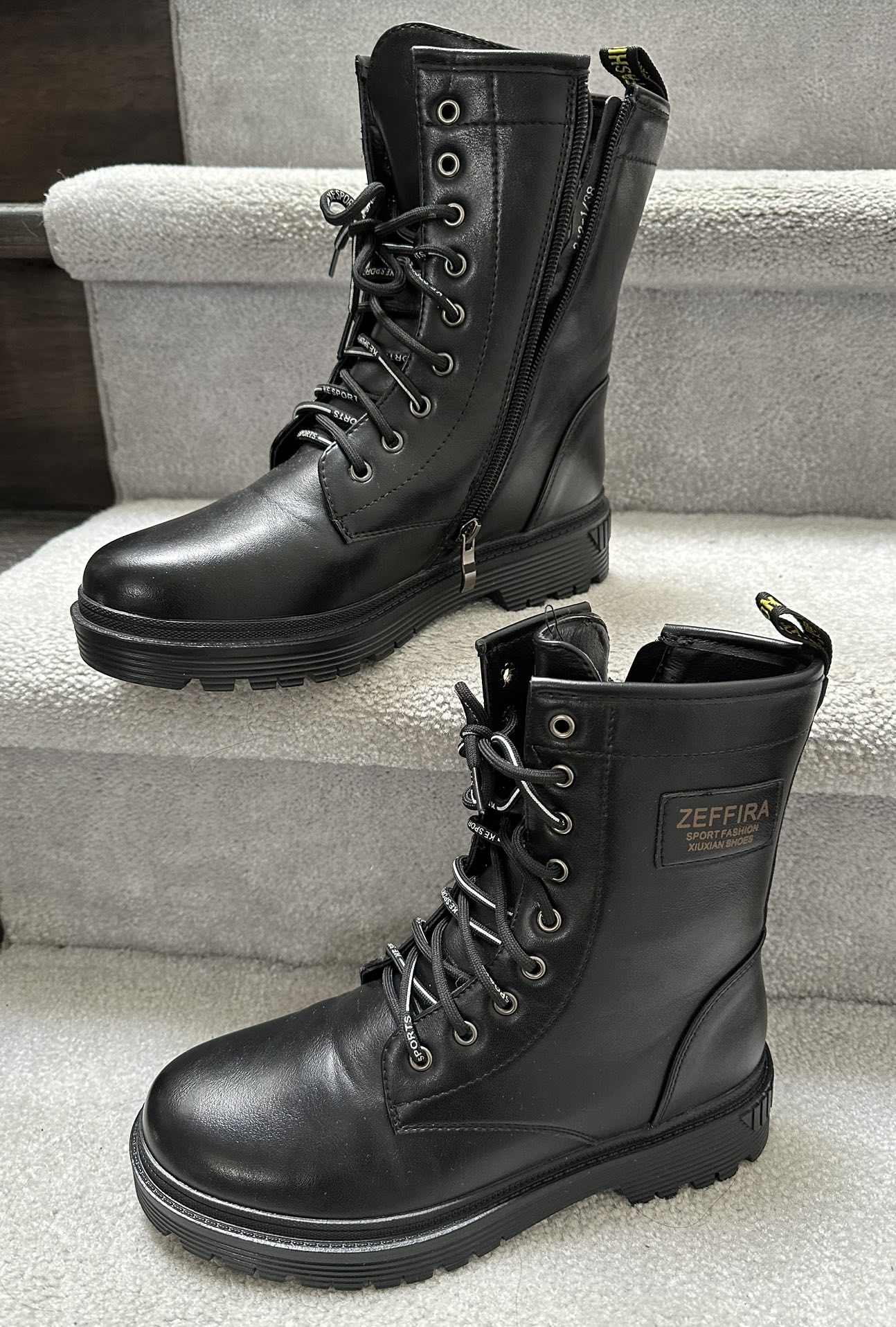 Ladies Black Leather Winter/Snow Boots image indicator(2)