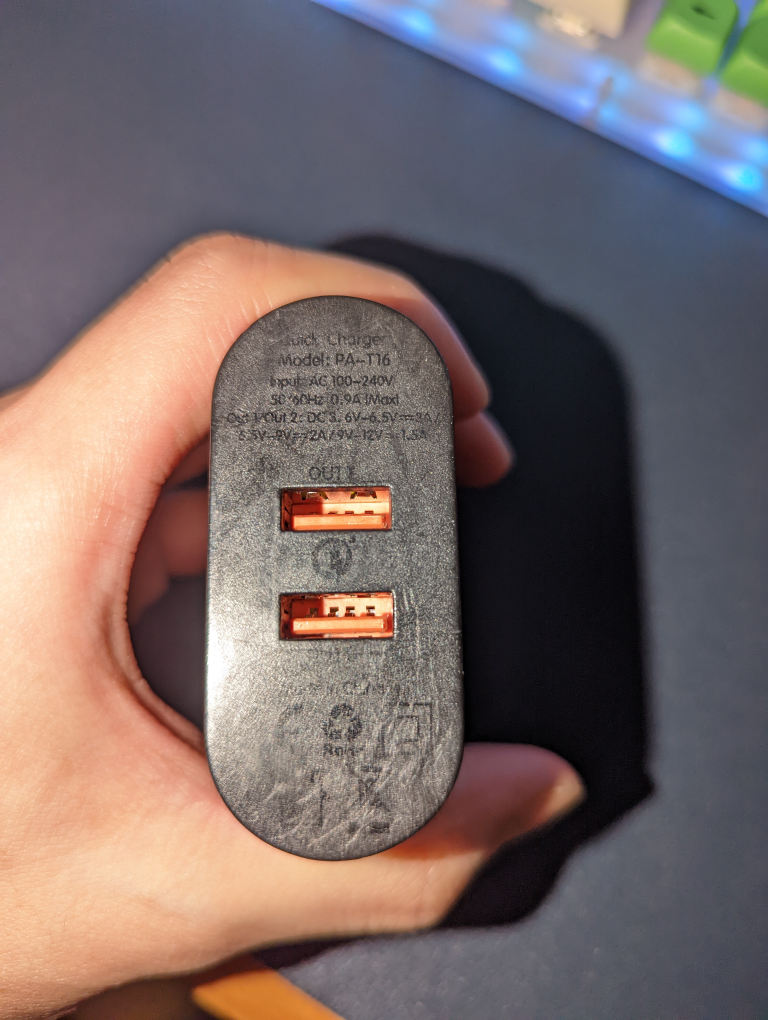 Aukey dual 18w charger