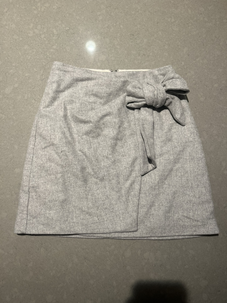 Wilfrid Aritzia bow skirt