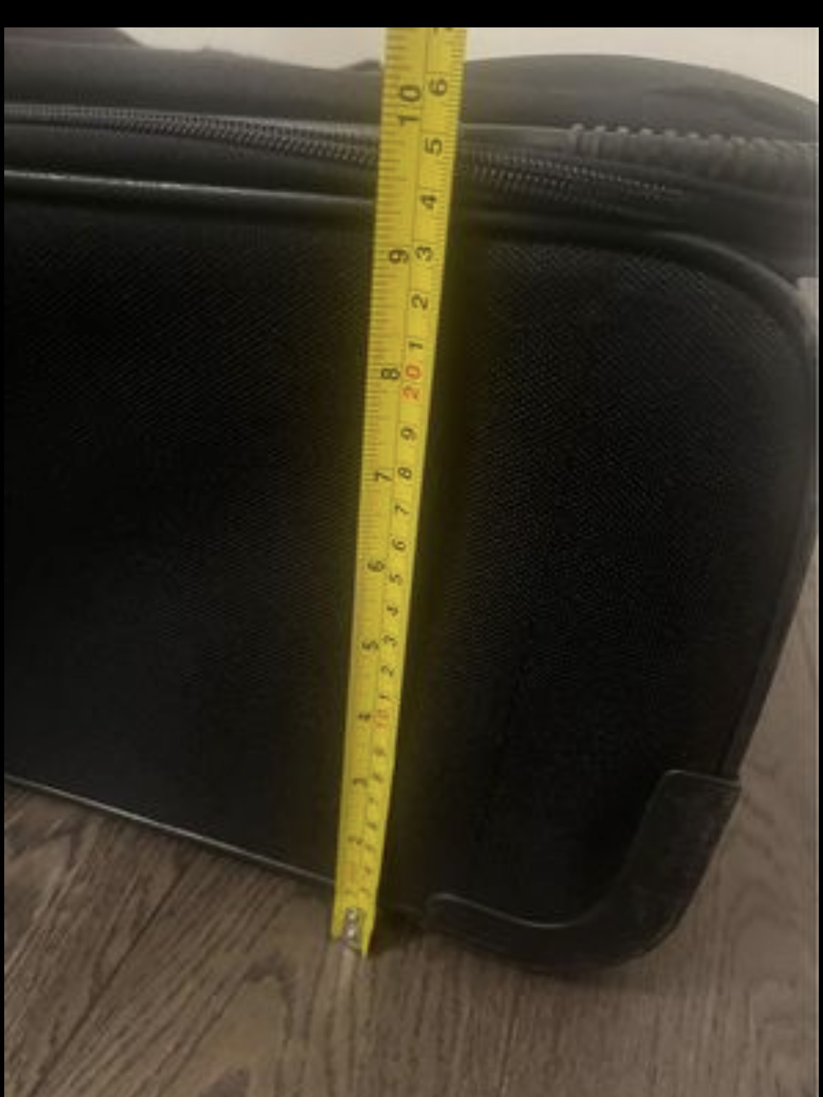 Price drop-Medium size luggage with wheels image indicator(5)