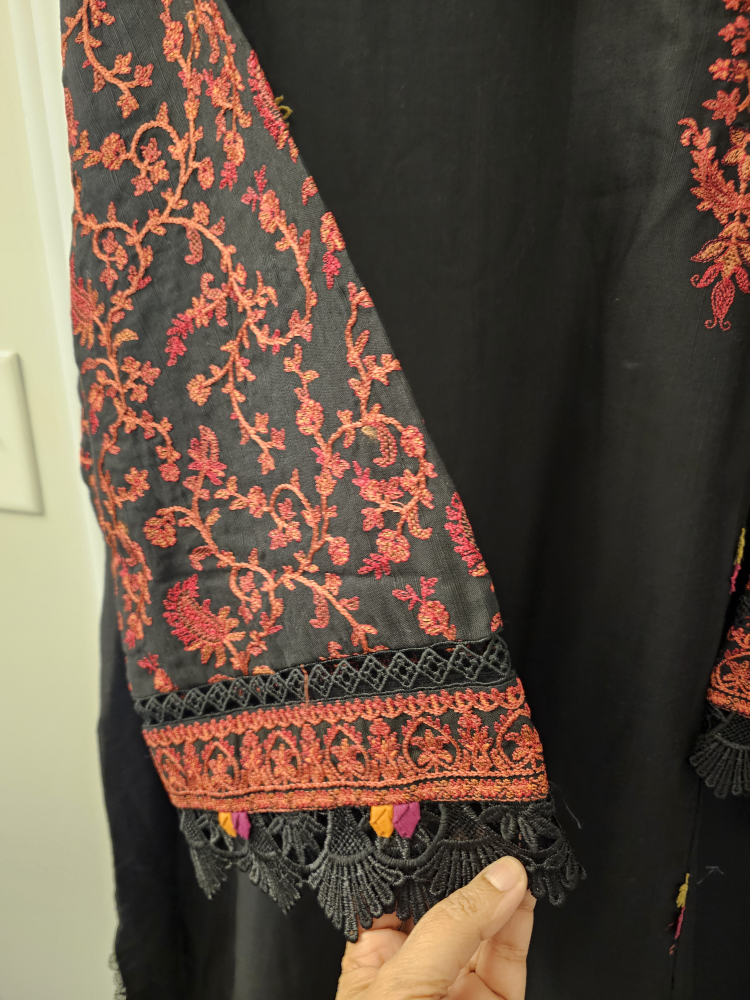 Black 2 piece dress Pick up only 16th and BurOak Markam - photo 3
