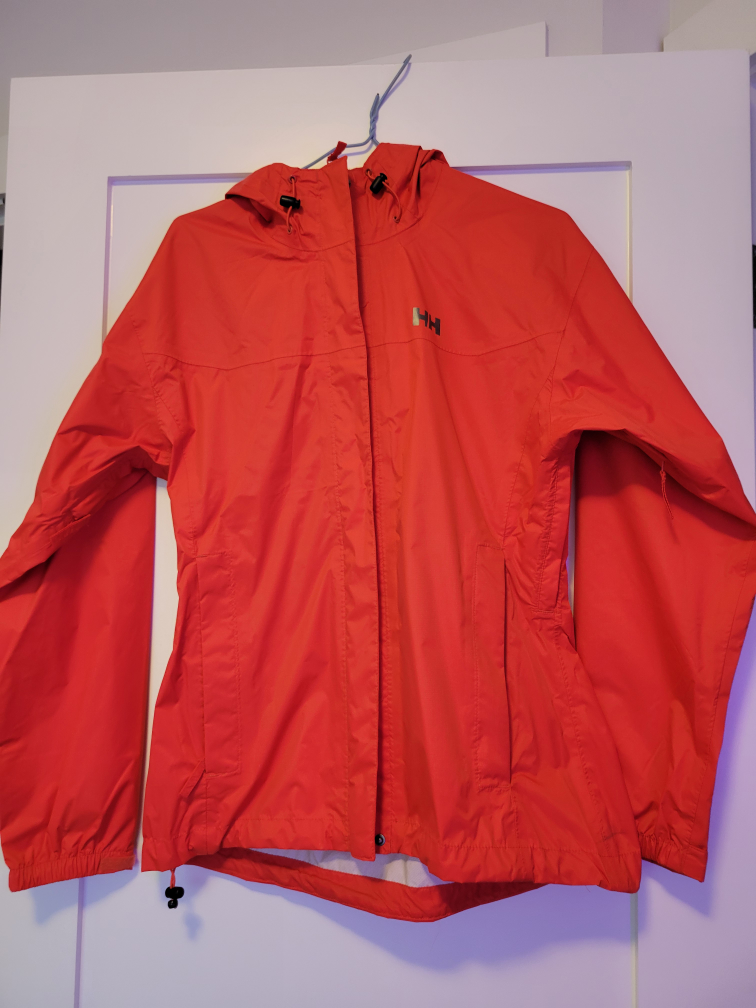 Helly Hansen jacket only worn once!!! 🥕 thumbnail