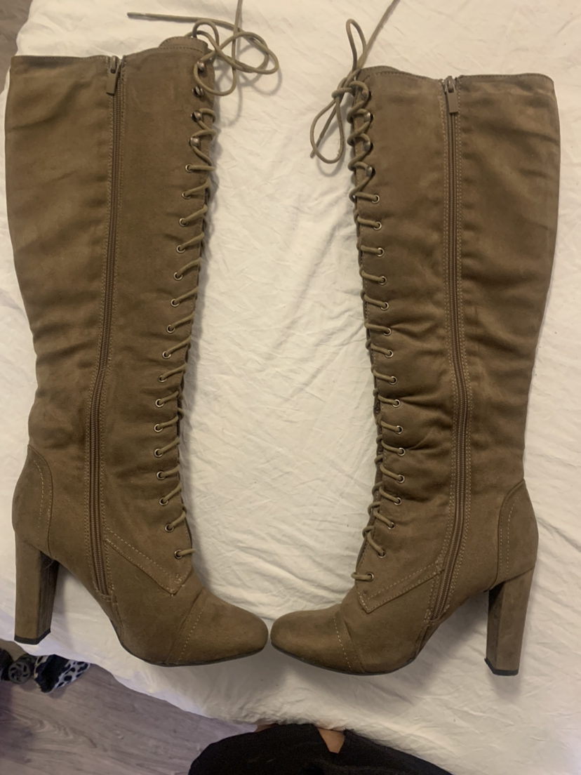Knee high tan  suede high heal boots - photo 3