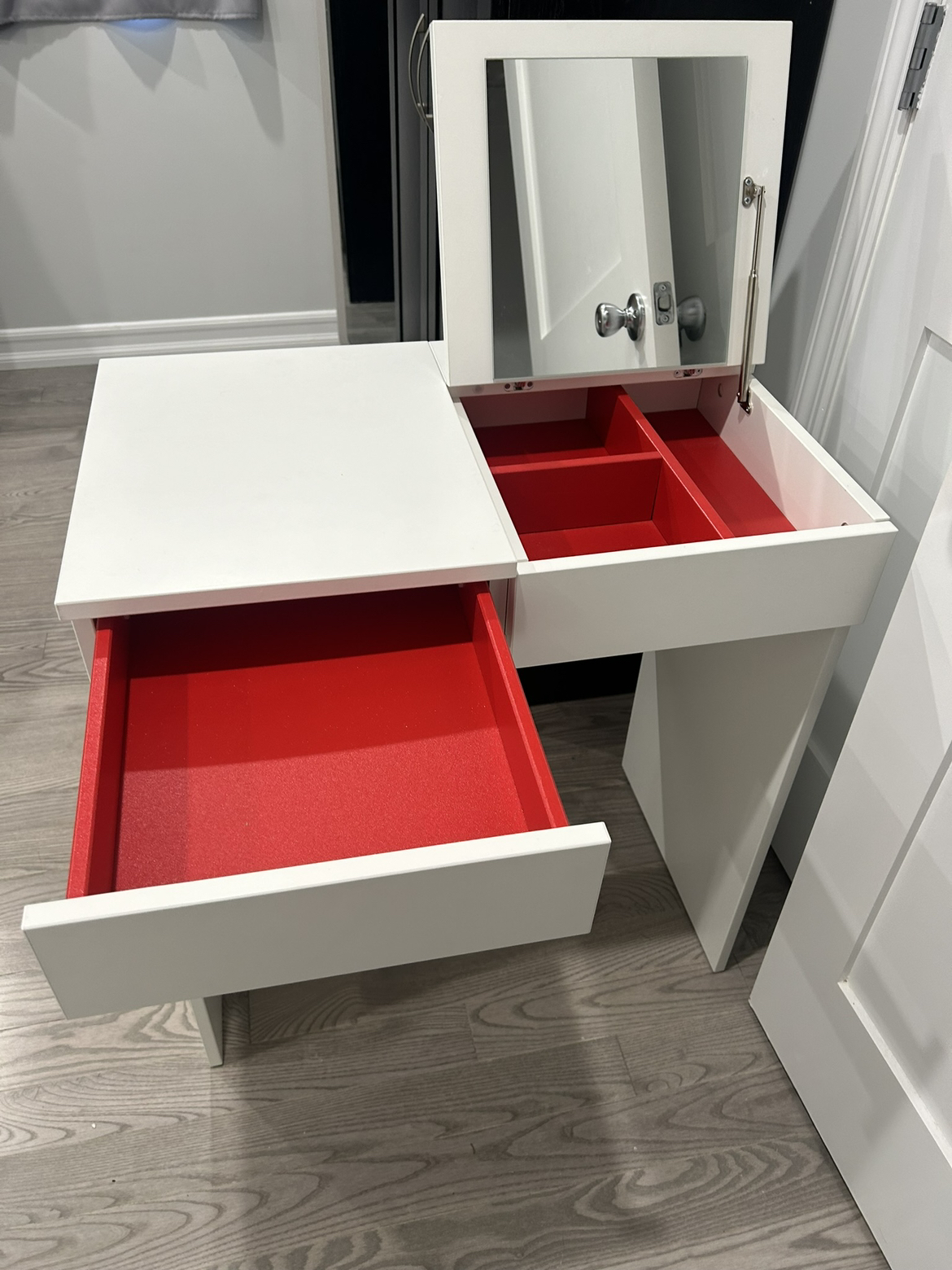 IKEA Brimnes dressing table / small desk - photo 4