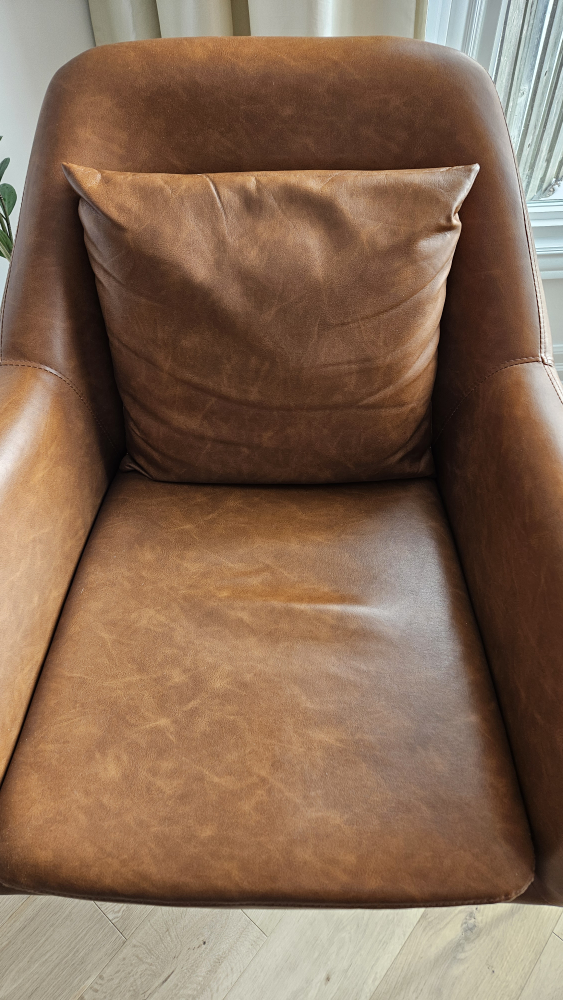 leather accent chair- great condition - photo 3