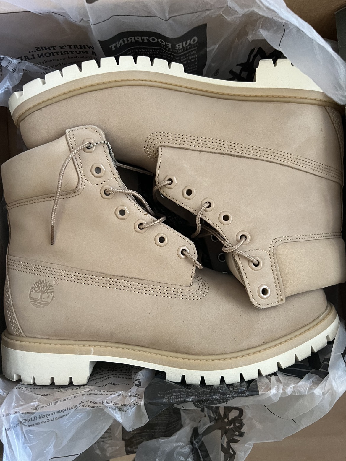 Like new  Timberland premium waterproof boots men’s 10 thumbnail