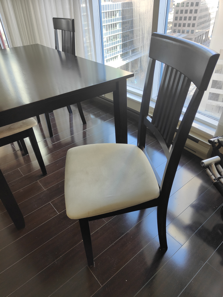 Sturdy large dining table for sale - with 4 chairs - photo 3